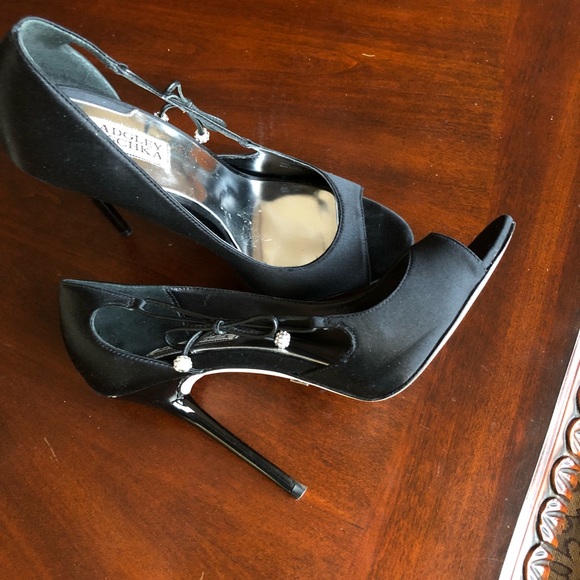 Shoes - Picture 2 of 4